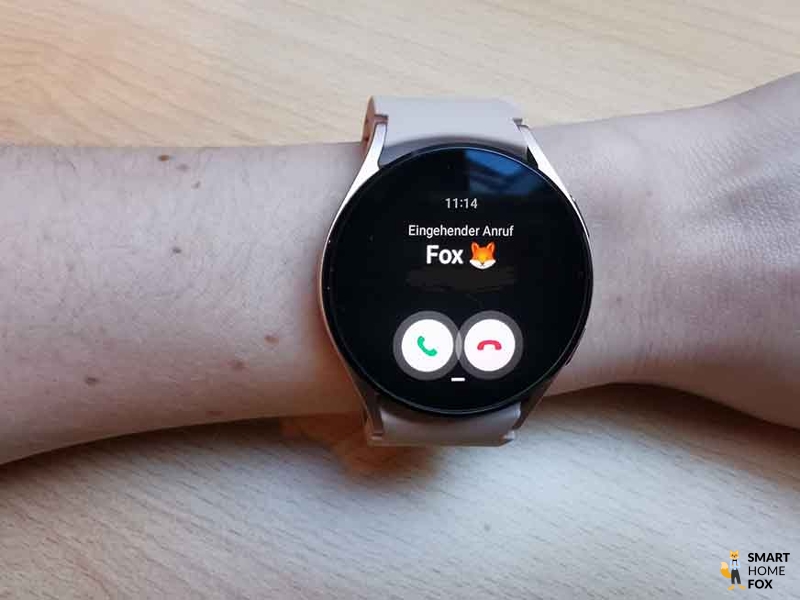 Входящий вызов на Samsung Galaxy Watch 4.